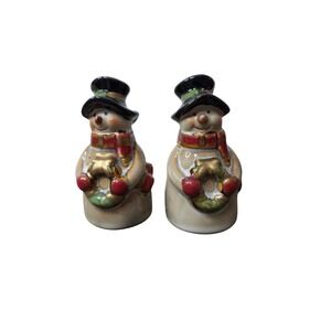 Adorable Ceramic Snowman Salt and Pepper Shaker Set Holiday Christmas Decor